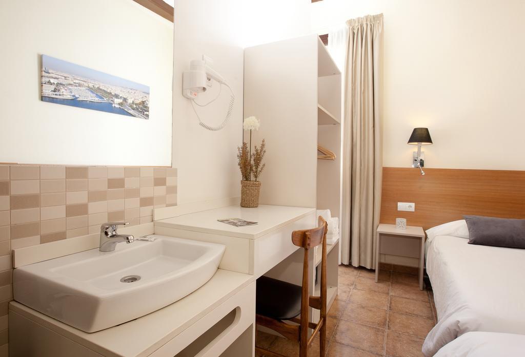 Pension Mariluz Барселона Номер фото