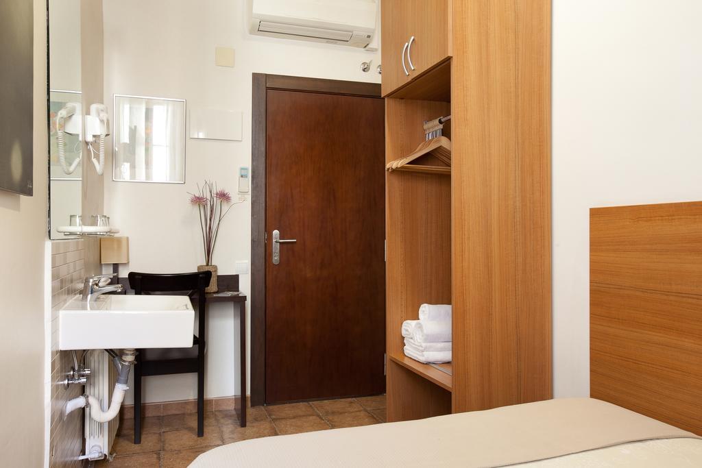 Pension Mariluz Барселона Номер фото