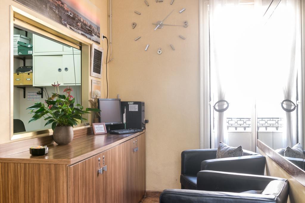 Pension Mariluz Барселона Экстерьер фото