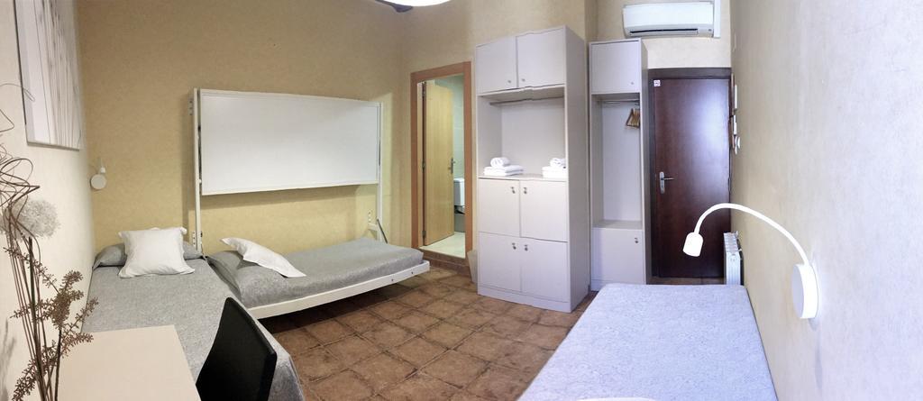 Pension Mariluz Барселона Экстерьер фото